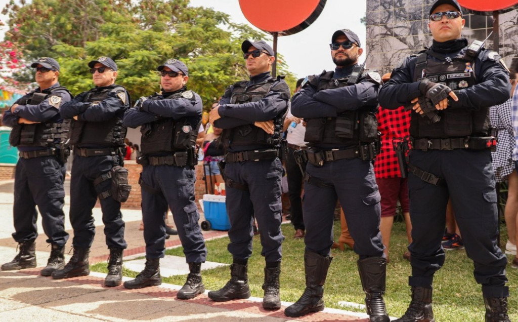 Governadora visita 12º BPM e acompanha preparação das forças de segurança para o Pingo da Mei Dia