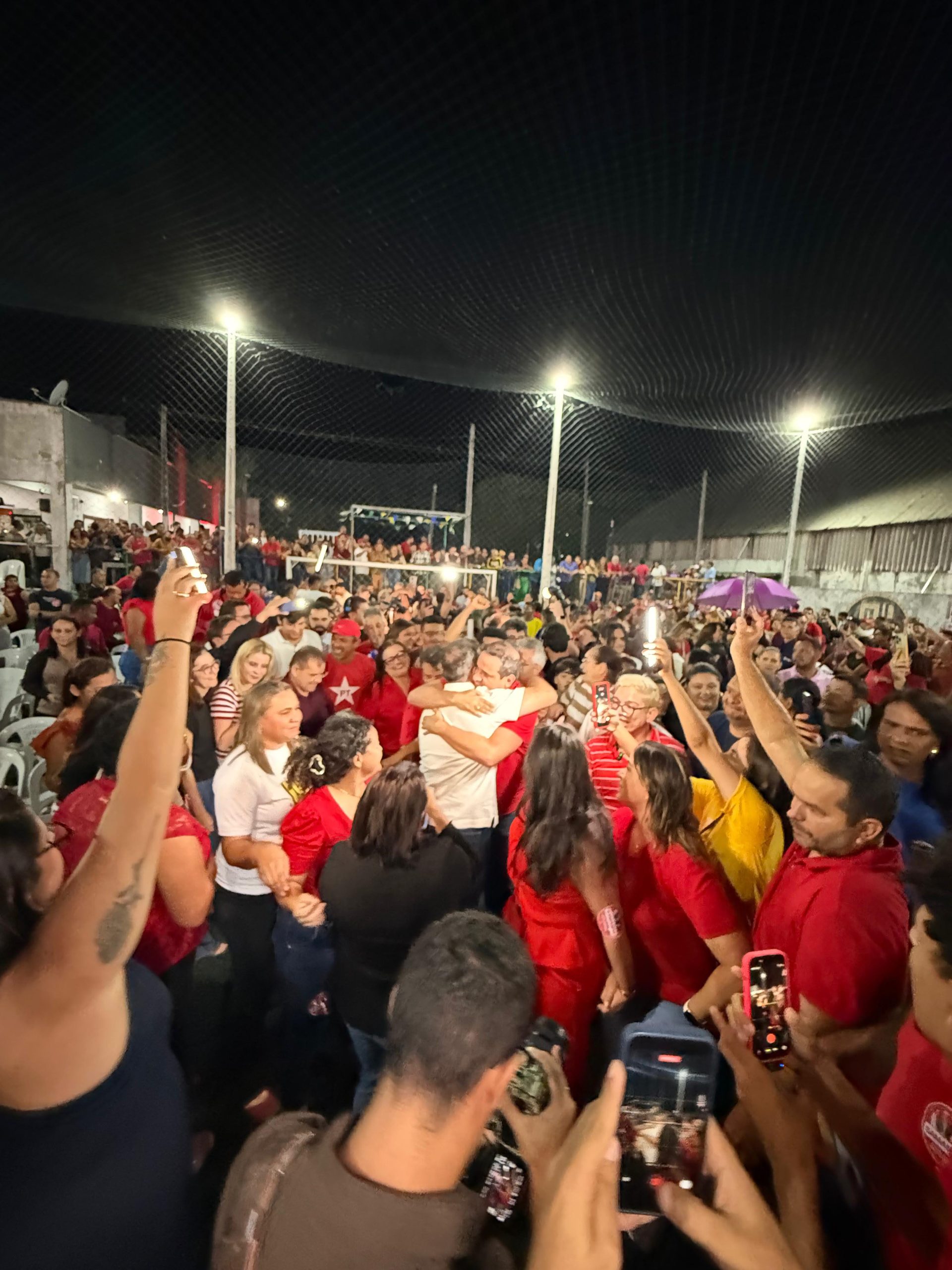 Multidão se reúne em João Câmara para receber o Time de Lula e reafirmar apoio a Cadu